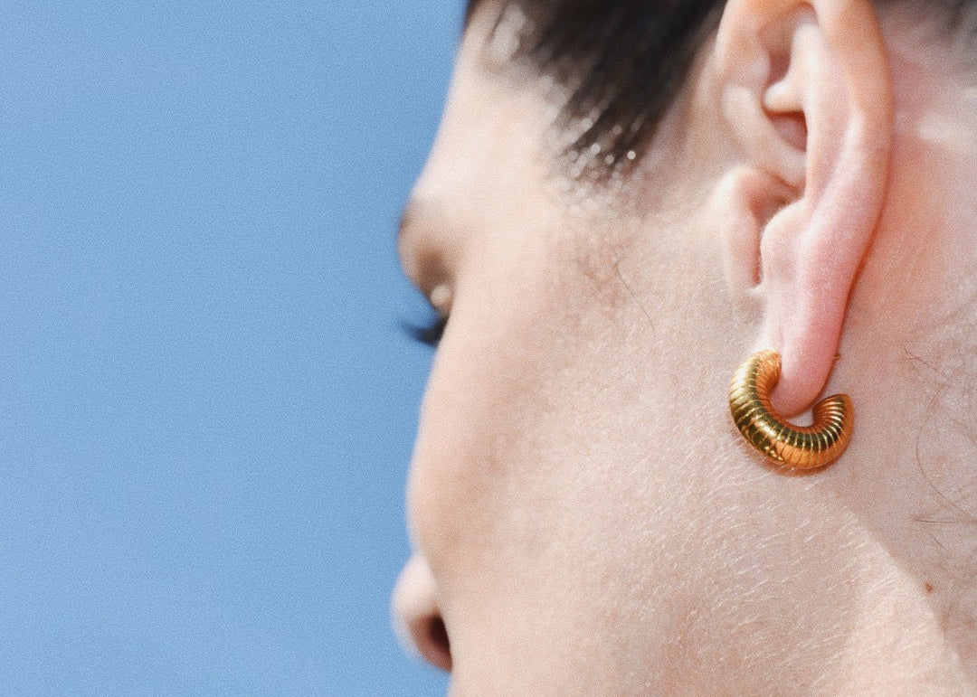 Stylish Eavan Small Chunky Hoop Gold Earrings