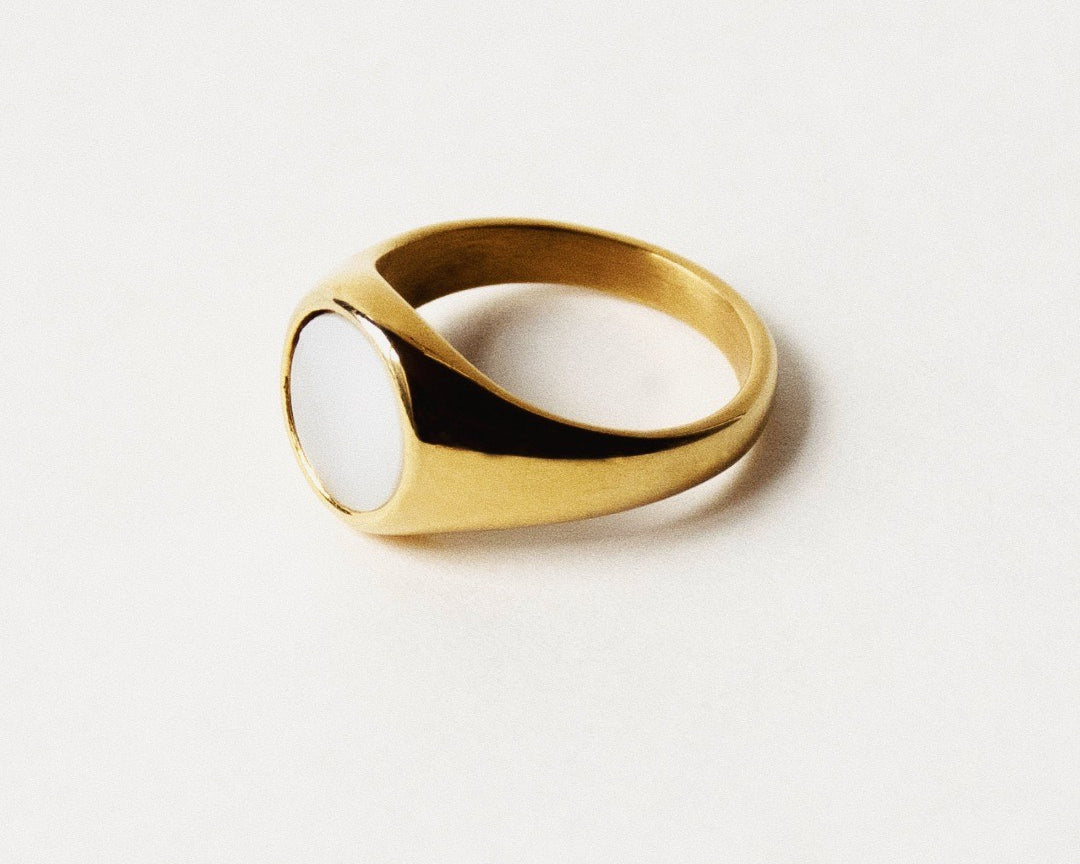 Side view of Kyle Gold Ring 