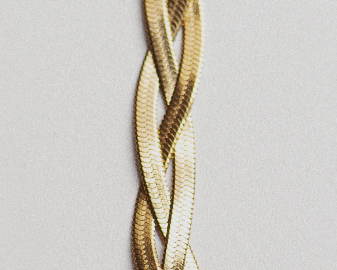 Close-up on the Serpent's Dance Snake Chain Necklace